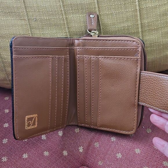 Stone Mountain Leather Wallet - Picture 4 of 7